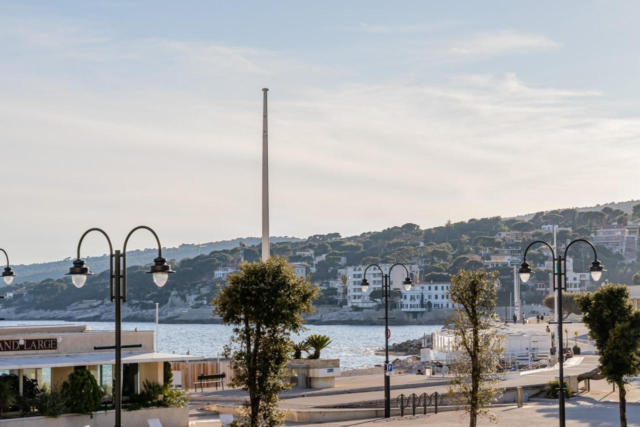 Appartement Les pieds dans l'eau par Dodo-a-Cassis Extérieur photo